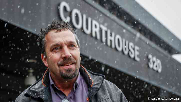 Kingpins or go-betweens? Jurors hear closing arguments in Coutts blockade trial