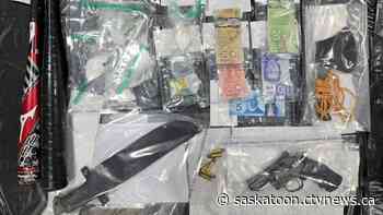 Sask. man facing charges after police seize drugs, fake gun