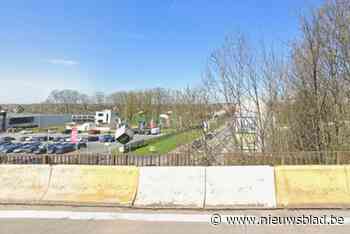 Leuningen van vier bruggen van de Brusselse Ring worden vernieuwd: “Er wordt ’s nachts gewerkt met een mobiele werf”