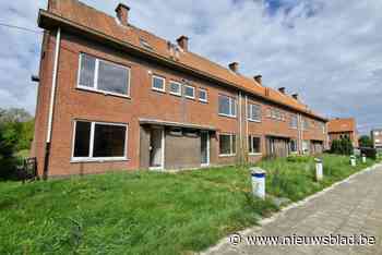 Leegstaande sociale woningen in Louis Van Regenmortellei worden voor de zomer gesloopt: “Pijnlijke situatie die te lang heeft aangesleept”