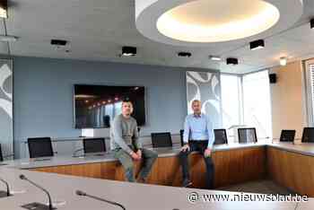 Conferentiesysteem in Putse raadzaal krijgt update: “Kan informatiestroom richting burgers enkel ten goede komen”