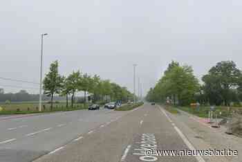 Kop-staartbotsing tussen twee vrachtwagens zorgt voor verkeershinder op N44