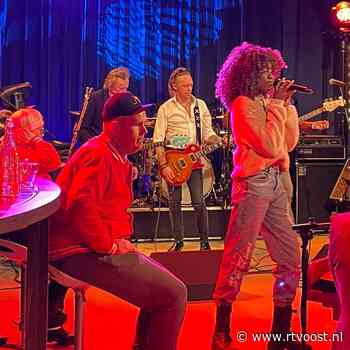 Herman Broods Saturday Night krijgt een bijzondere uitvoering door Manuela en Wild Romance