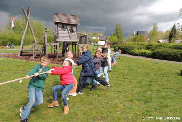 Buitenspeeldag: lekker ravotten tussen de buien door