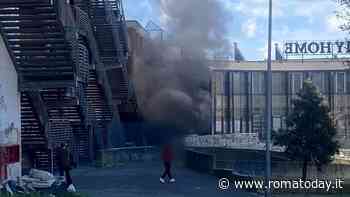 Incendio nel garage del centro commerciale