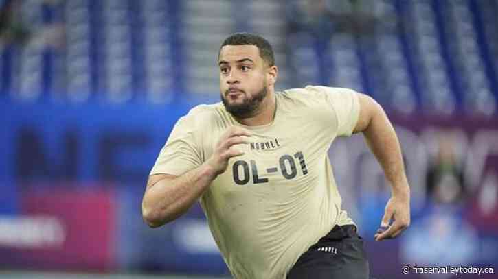 Illinois offensive lineman Adams retains top spot in CFL Scouting Bureau spring list