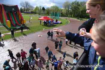 Buitenspeeldag sluit af met snoepjesworp