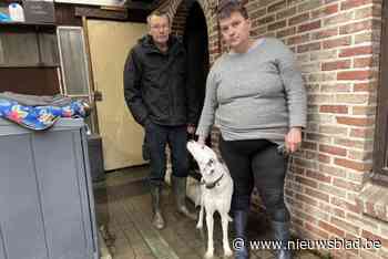 Koppel voelt zich in de steek gelaten: “Water spuit uit onze vloer”