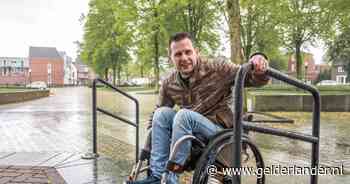 Bas (40) zag een jong meisje pirouettes draaien op twee wielen en dat veranderde alles: ‘Het is als leren lopen’