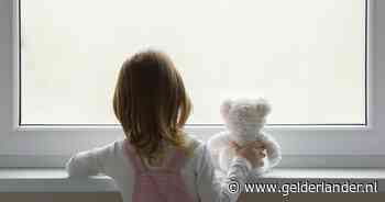 Voor het eerst stapt een moeder naar de rechter omdat ze wil dat haar dochter een dubbele achternaam krijgt