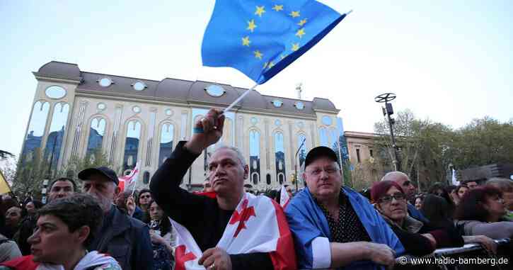 Georgiens Parlament treibt umstrittenes Gesetz voran