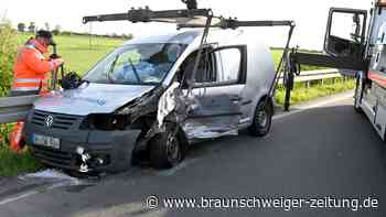 Rettungshubschrauber im Einsatz: Schwerer Unfall an Kanalbrücke