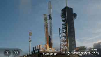 SpaceX launches 23 Starlink satellites from Florida (photo, video)