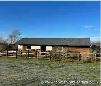 Hoddlesden stables conversion to house young family approved