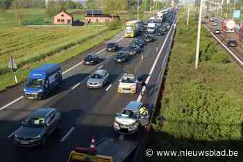 Opnieuw aanrijdingen in Lokeren op de E17: Twee ongevallen  zorgen voor zware ochtendspits