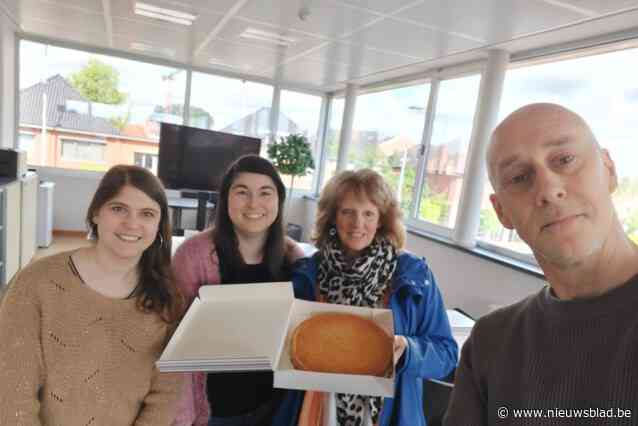 Gemeente trakteert medewerkers met taart