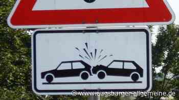 Zwei Autos stoßen auf einer Kreuzung in Reichling zusammen