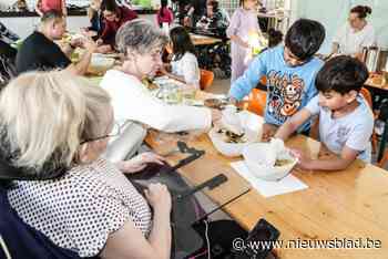Bewoners van De Vrije Vlinder en schoolkinderen duiken in de culinaire geschiedenis