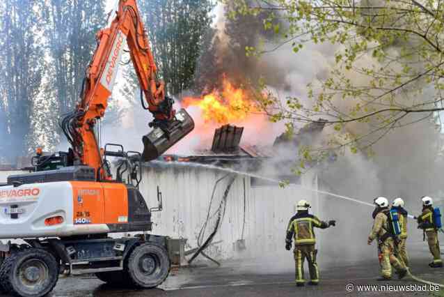 Zware brand verwoest voormalige school: “We zullen hier geen les meer kunnen geven op zondag”