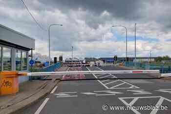 Colomabrug tijdlang afgesloten door technisch defect: “Fietsers en voetgangers moesten omleiding volgen”