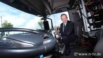 Lösung für Fahrermangel?: Selbstfahrende LKW touren auf Autobahn - Kunden skeptisch