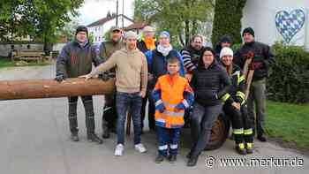 Unterschwillach: Auf diesen Maibaum passt das ganze Dorf auf