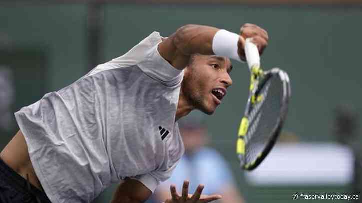 Auger-Aliassime breezes into Munich quarterfinals with 6-3, 6-2 win over Daniel