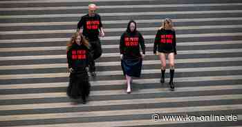 Oppositionelle Punkband Pussy Riot mit Spontanauftritt in Münchner Museum