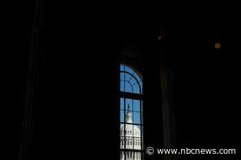 Democrats begin to outpace Republicans in fundraising for key House races