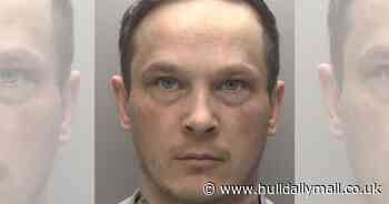 Hull burglar 'who feels wronged by the world' raided house before being tackled by police officer after fleeing