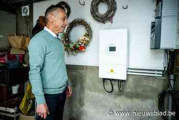 Benny liet zonnepanelen plaatsen door plaatselijke firma, maar Fluvius keurt ze af: “Een dure grap”