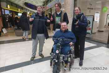 Studenten tonen OnWheels-app waar ze aan meewerkten: “De vraag is niet of je ooit minder mobiel gaat zijn, de vraag is wanneer”