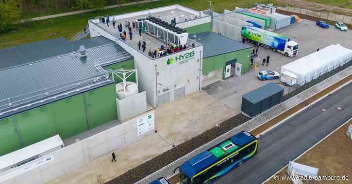 Anlage für grünen Wasserstoff in Niederbayern eingeweiht