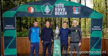NEC in Zeist: op de foto met de KNVB-beker, een gerucht over Meijer en volop lof van Slot