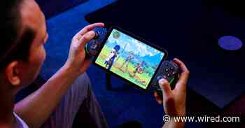 You Can Clamp Your Phone Into Razer’s Fancy New Game Controller