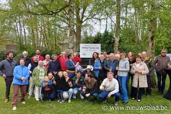 Wijk Steenbekebos krijgt bord en feest nadat hun paard snelste was tijdens Winkel Koerse 2023