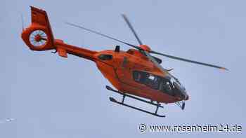 Einsatz für Christoph 14 in Palling: Arbeiter (25) von 200-Kilo-Schaltafel verletzt