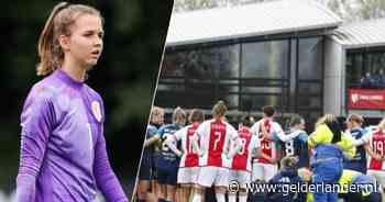 AZ-keepster Femke Liefting loopt hersenschudding op na botsing met Ajax-aanvalster, maar mag thuis herstellen