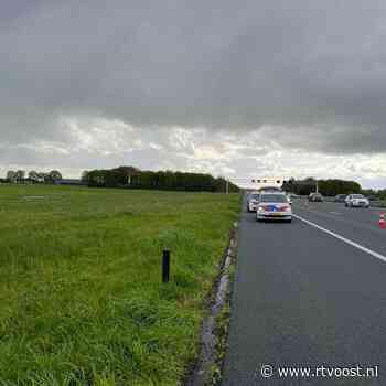 112 Nieuws:  Politie rijdt auto klem op A1 bij Deventer na vuurwapendreiging