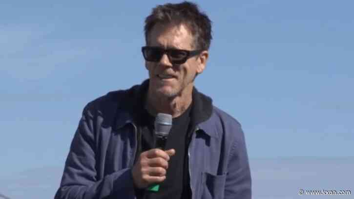 Kevin Bacon returns to Payson High on prom night for 40th anniversary of 'Footloose'