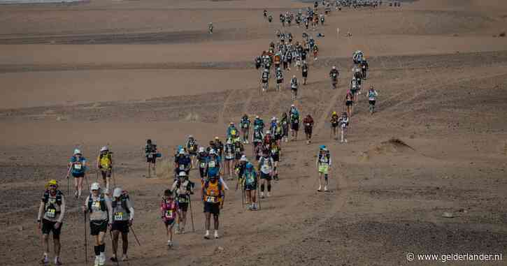Recordaantal vrouwen rent woestijnmarathon van 253 km in Marokko, temperaturen boven 40 graden