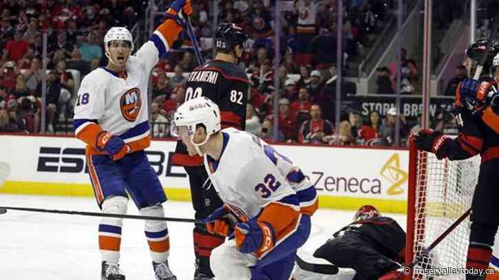 Noesen, Andersen help Hurricanes open playoffs with 3-1 win over Islanders