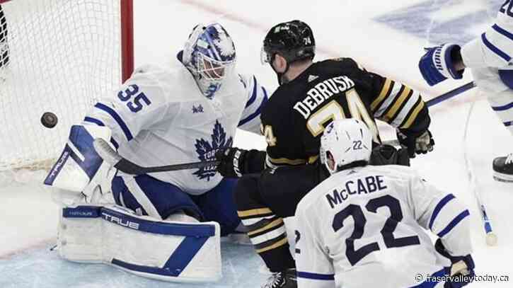 DeBrusk, Swayman power Bruins over Maple Leafs 5-1 in Game 1
