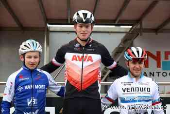 Nieuweling Tille Vergalle wint massaspurt in Geluveld