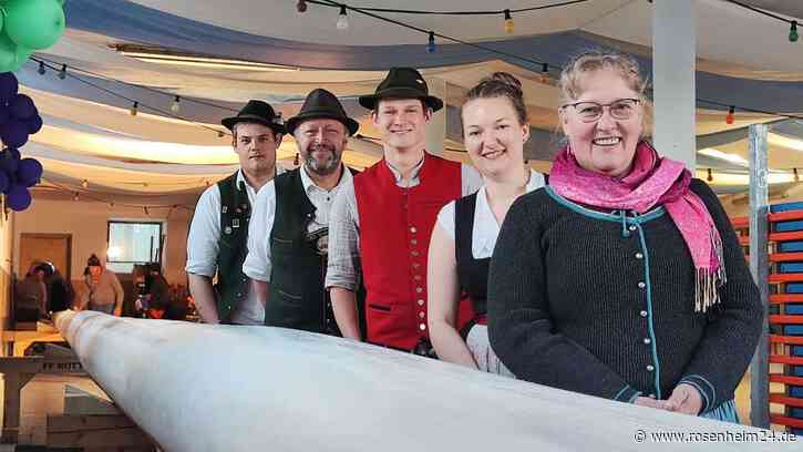 Weiß-blaues Brauchtum in Rott: „Im Maibaumgeschäft ändert sich ab der drüberen Innseite alles“