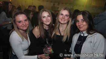 Bis in die Morgenstunden geflirtet und getanzt: 800 Gäste feiern in Edling