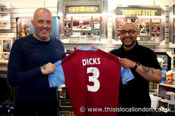 Fans meet West Ham legend Julian Dicks at Romford event