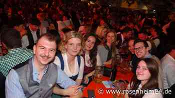 Beste Stimmung in Pang: „Nirwana“ bringt Volksfest-Zelt zum Kochen