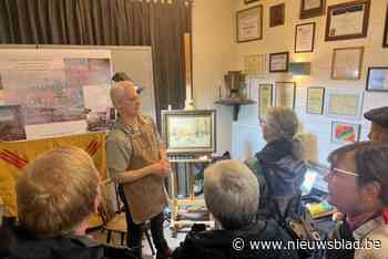 Bart Keutgens beoordeelt schilderijen tijdens Erfgoeddag