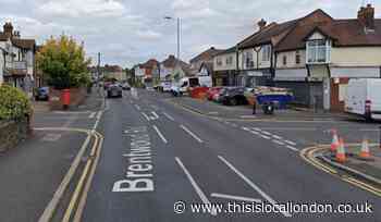 Dulux Cars sent enforcement notice by Havering Council